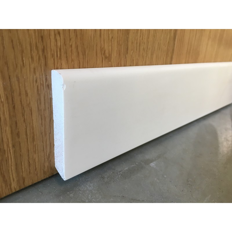 Massieve ronde voorgeschilderde plint 12x68 2,6m