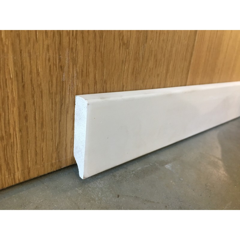 MASSIEVE RECHTE VOORGELAKTE PLINT 12X50 2,6M